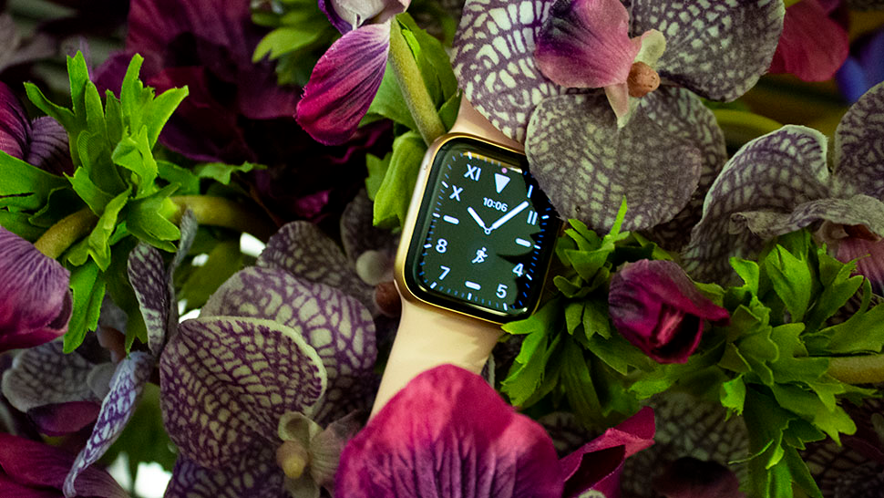 Each watch face has an “alternate” version for the always-on display. This is the low-power version of the California watch face.